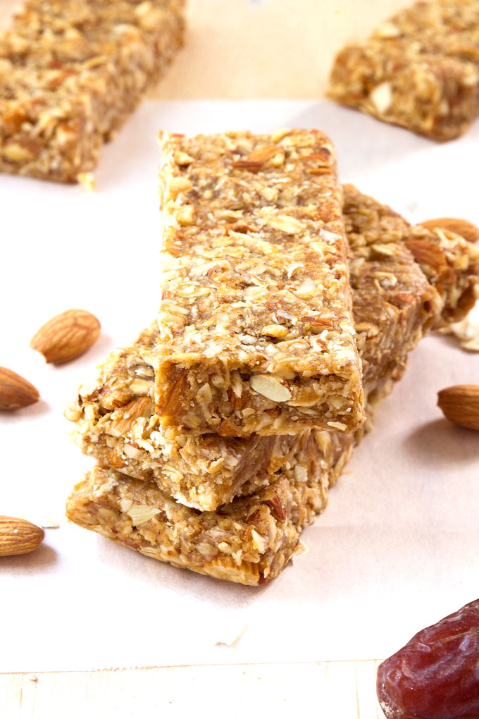 granola bars with date caramel