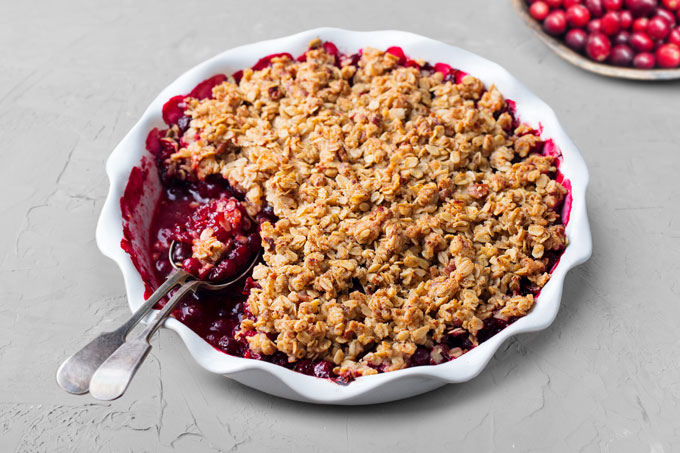 berry crisp recipe - grain-free, low-carb, paleo, keto