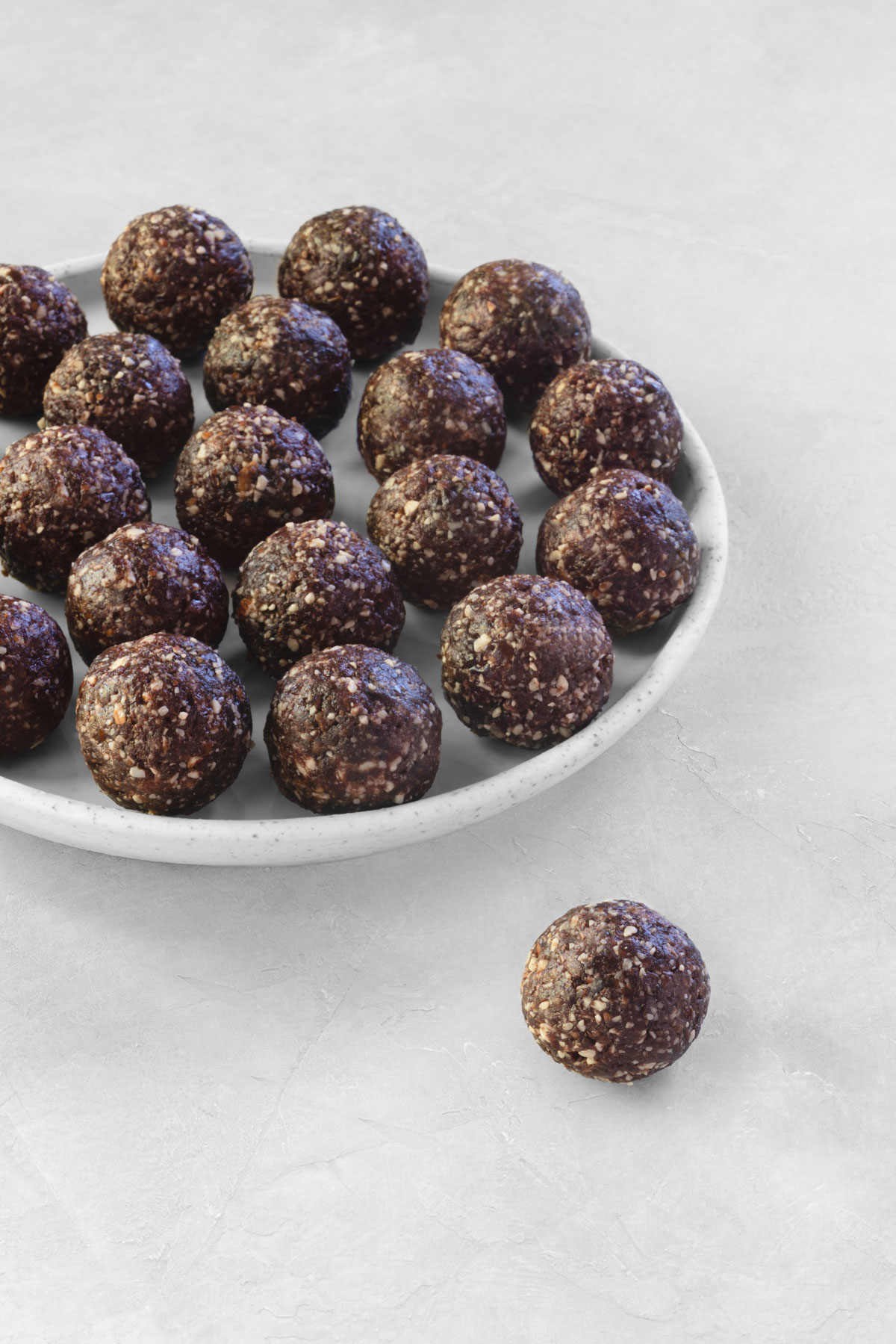 almond energy balls