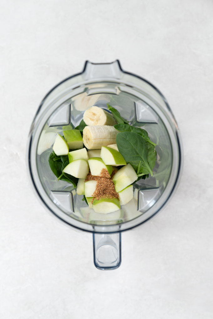 how to make apple spinach smoothie in a Vitamix