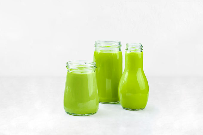 green smoothie - apple spinach smoothie