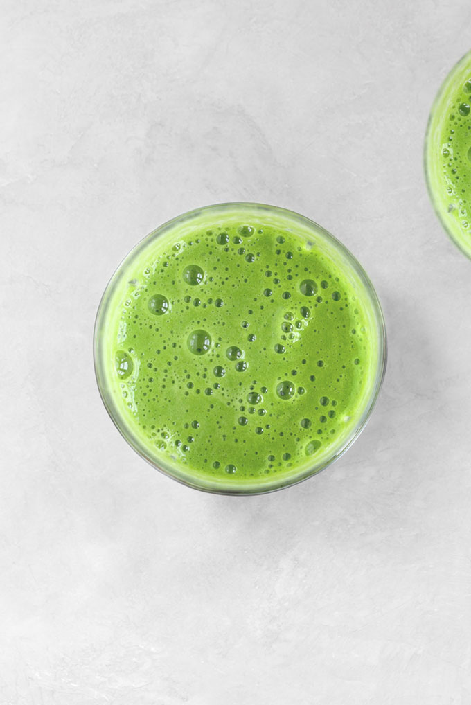 green detox smoothie in a glass