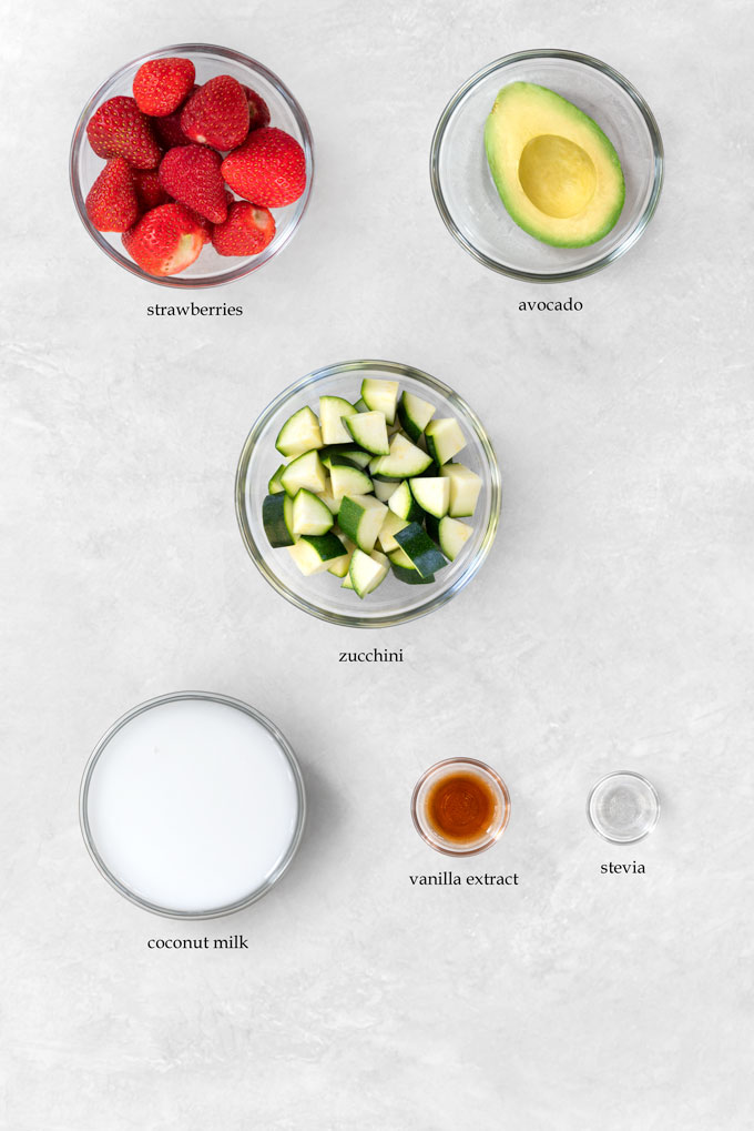 strawberry avocado smoothie ingredients
